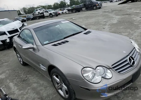 2004 Mercedes-Benz Sl 500 z USA, uszkodzony, nr VIN WDBSK75F94F073670